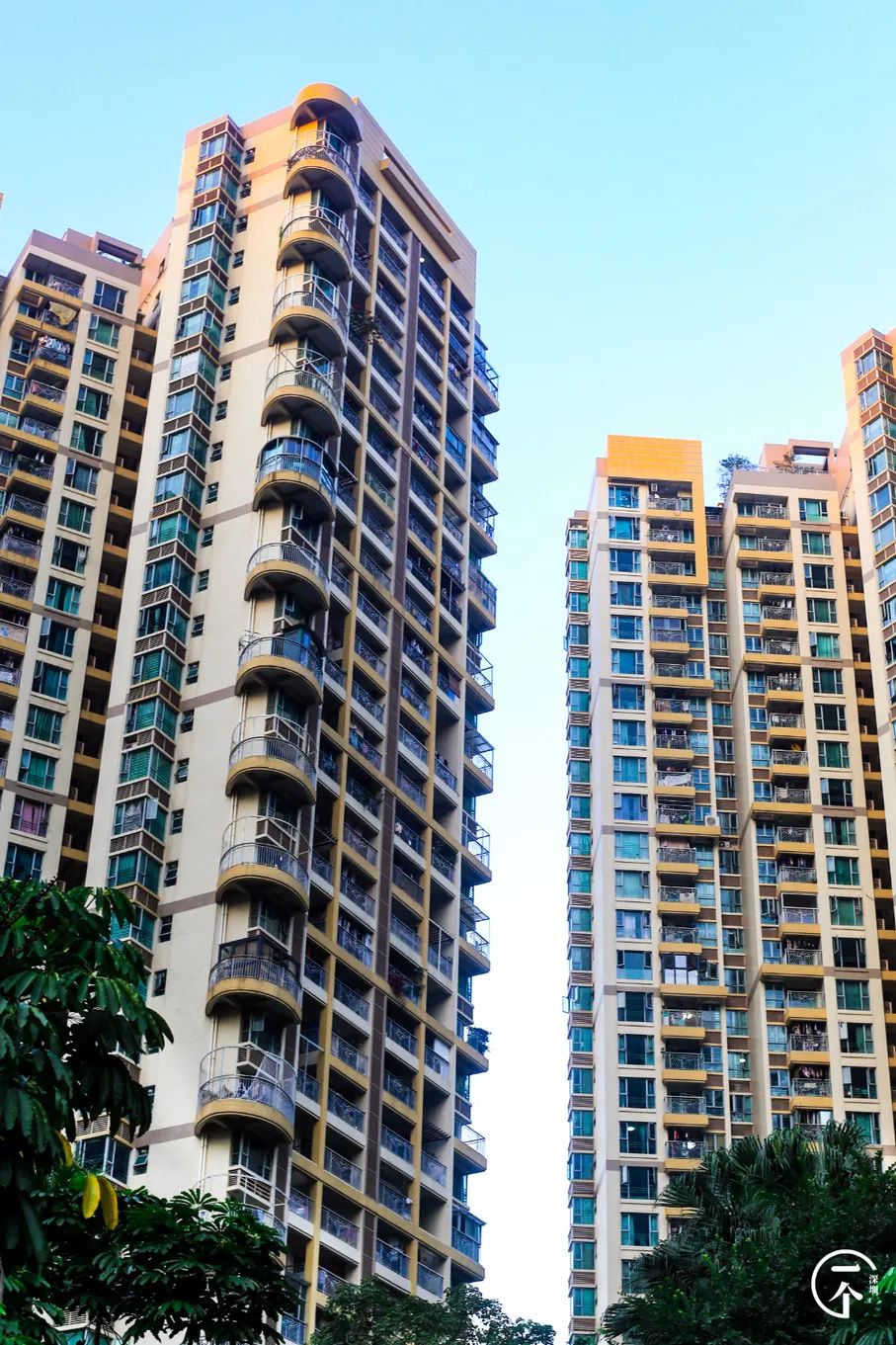 2000万在深圳能买到别墅吗,2000能在深圳租到怎样的房子