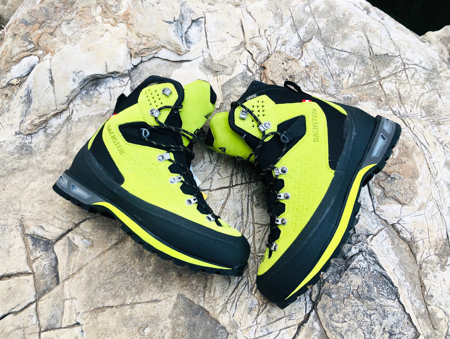 高帮登山鞋的缺点,lowa高帮登山鞋测评