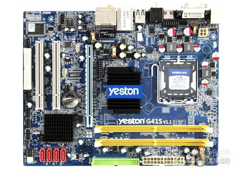 极限装机不翻车，700块钱吃鸡，双击高喊666