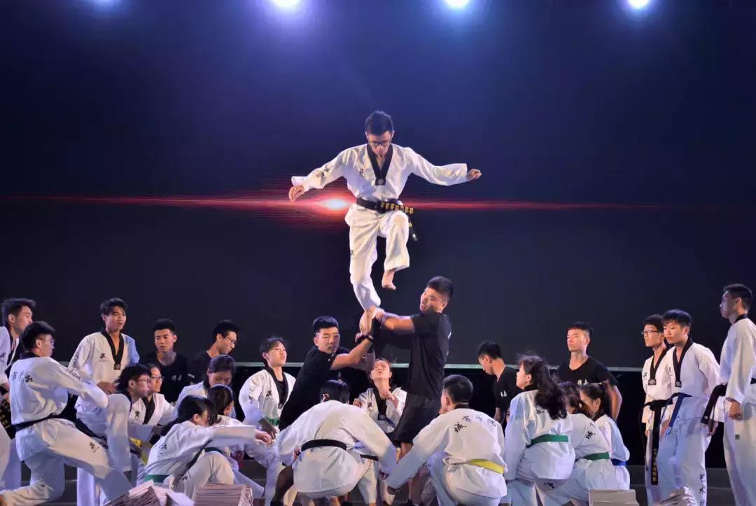 东莞理工学院城市学院新生群,东莞理工学院城市学院英语系