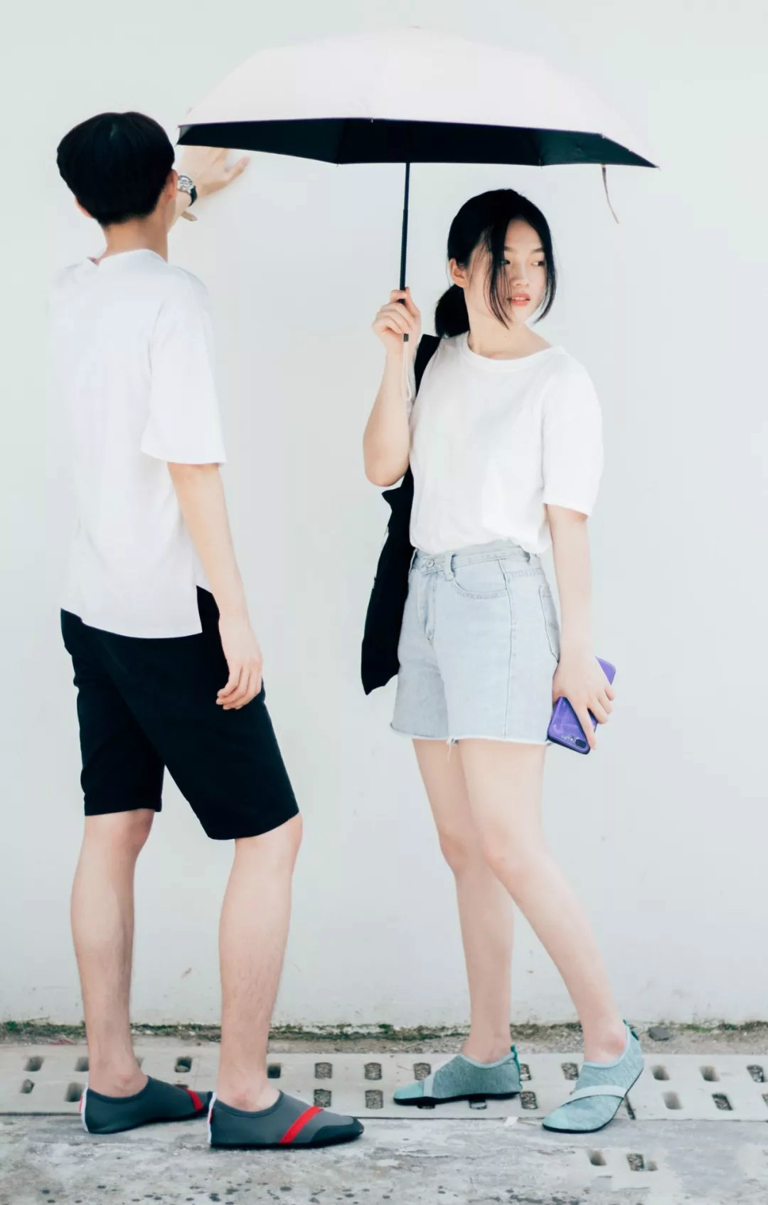 爆红美国的裸奔利器，水陆两栖比光脚舒服，难怪蔡少芬全家都在穿