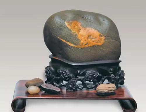 出去旅行不能捡石头有这一说法吗,8天假期适合去哪