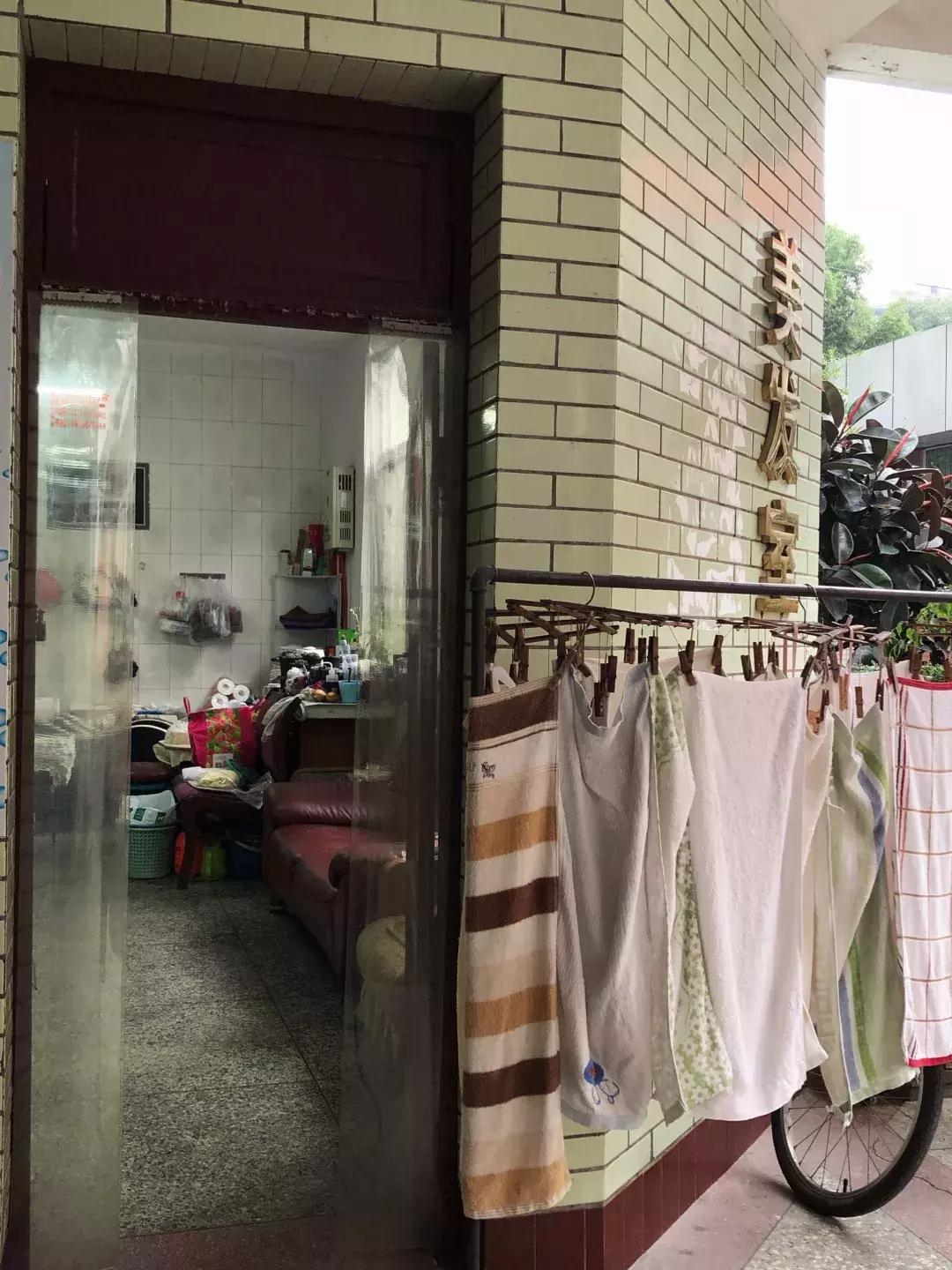 成体，一所靠“抓小偷”牢牢锁死热搜的学校