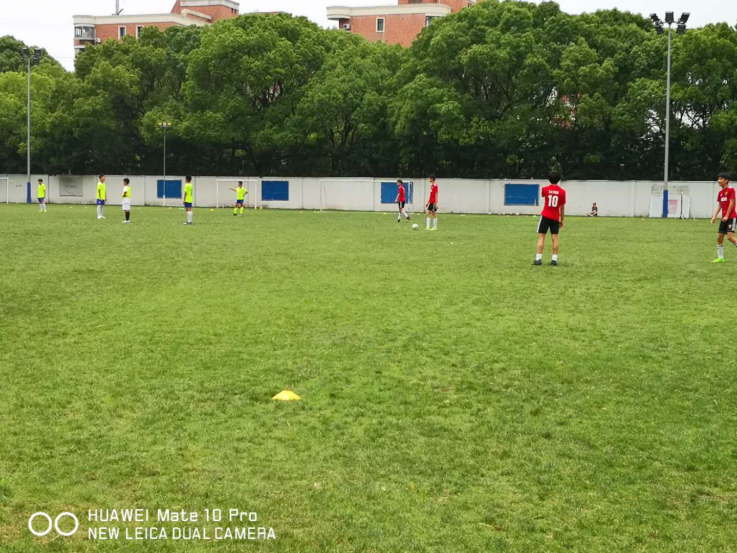 怎么培养孩子踢职业足球,怎么样培养儿子踢足球