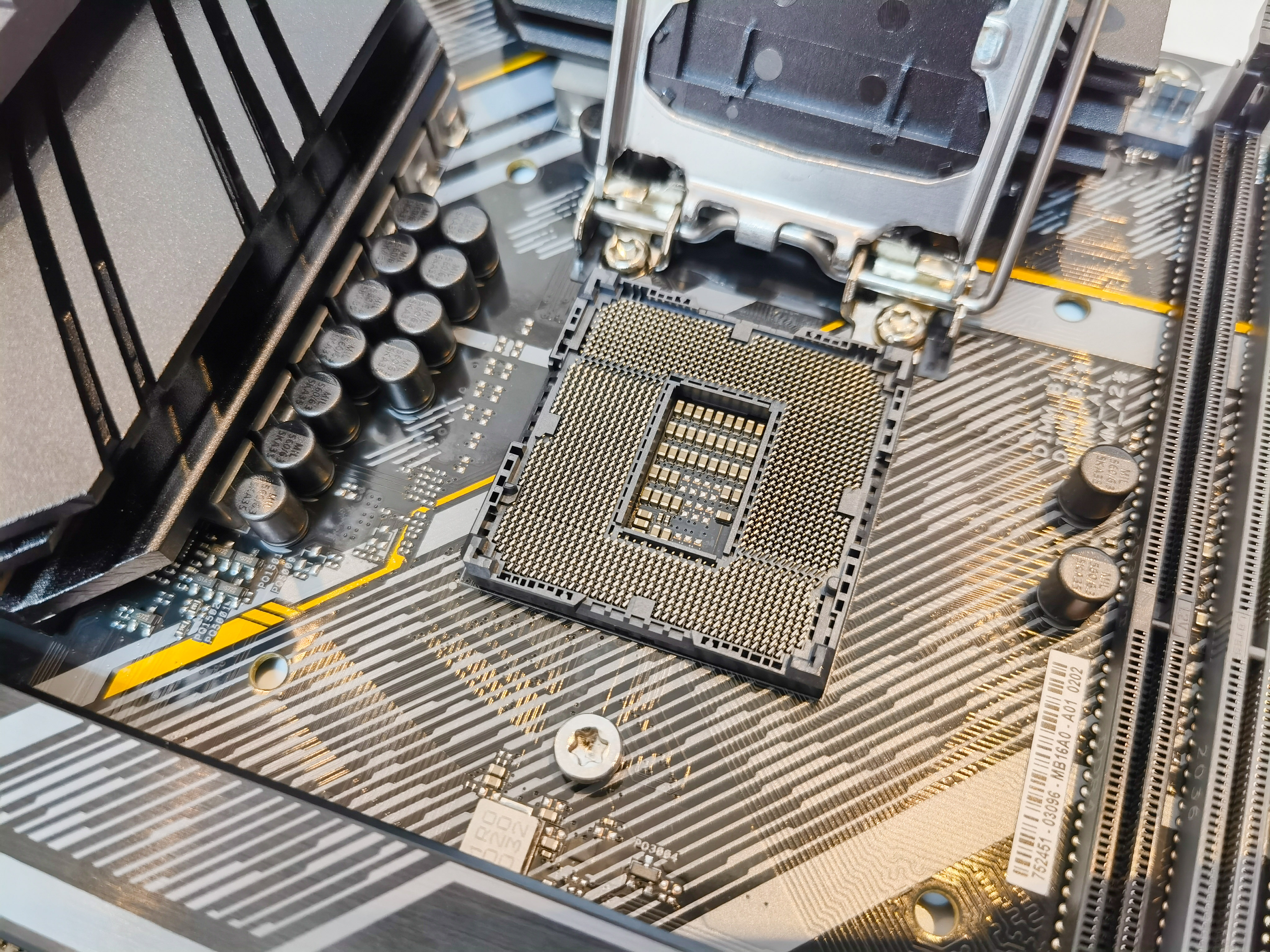 华硕tufb460mpros重炮手,华硕tufb460m重炮手支持3200hz吗