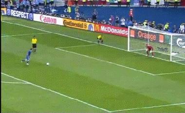 一个人名场面足球,一人一个名场面格策