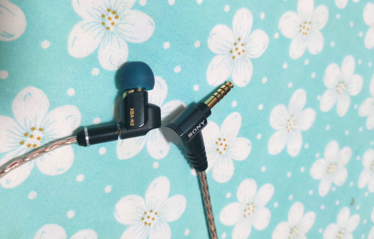 索尼这条动铁入门塞，让我深深被打动，为此着魔似得换线