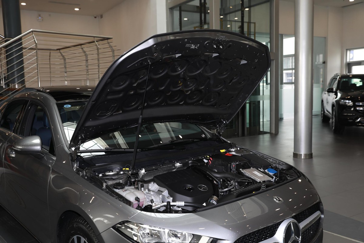 奔驰a级新车机盖漆有气泡,奔驰a级SOS灯亮起是什么原因