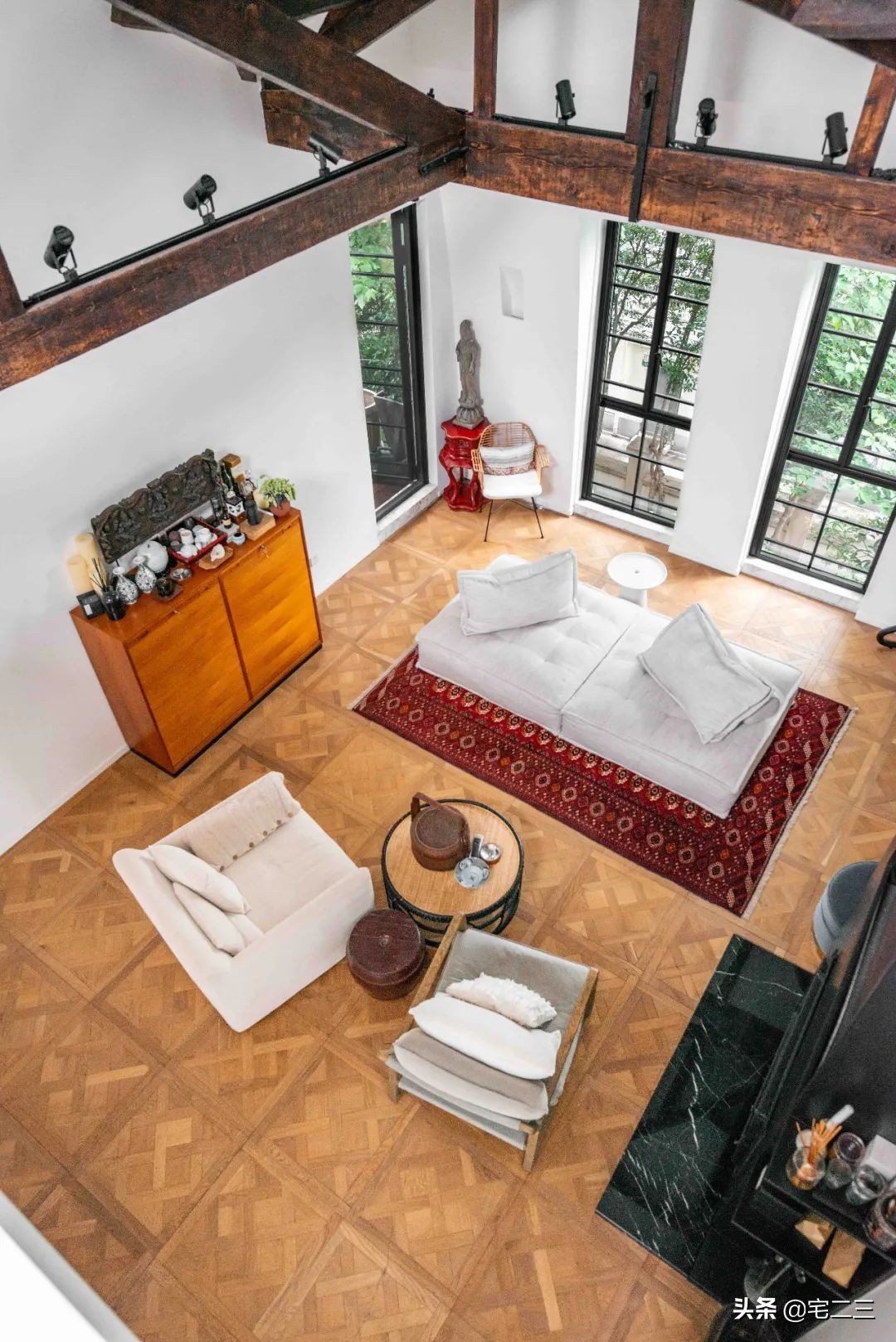 一栋隐居闹市的上海老洋房，一对“新克勒”夫妻的躺平日常