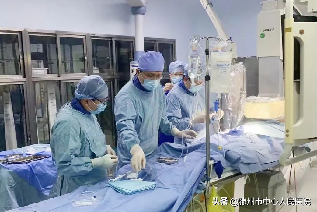 冠心病监护病房成功完成无导线心脏永久起搏器植入术