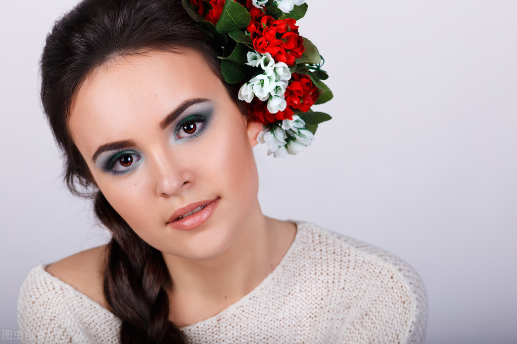 辫子经济潜力无穷5000元编个辫子美发店创造GDP有了新门路