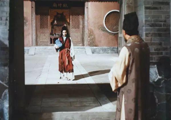 红楼梦英译欣赏,英文版红楼梦古诗