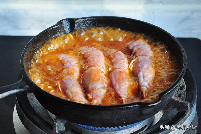 怎么做能使虾肉质鲜嫩,虾怎么做虾头不黑