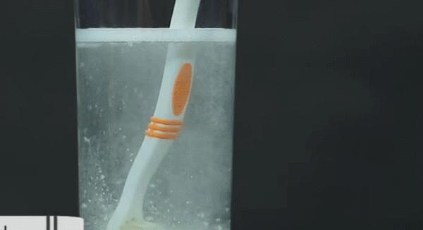 解救懒癌晚期的洗衣神器!衣服泡一泡就干净,白衬衫也不用死命搓