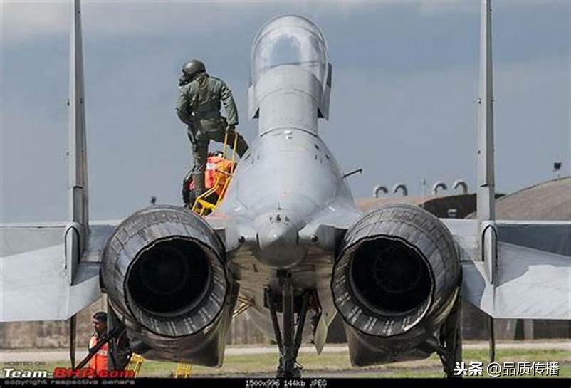 歼20联名手表限量版和普通款区别,飞亚达歼20联名限量款拆表