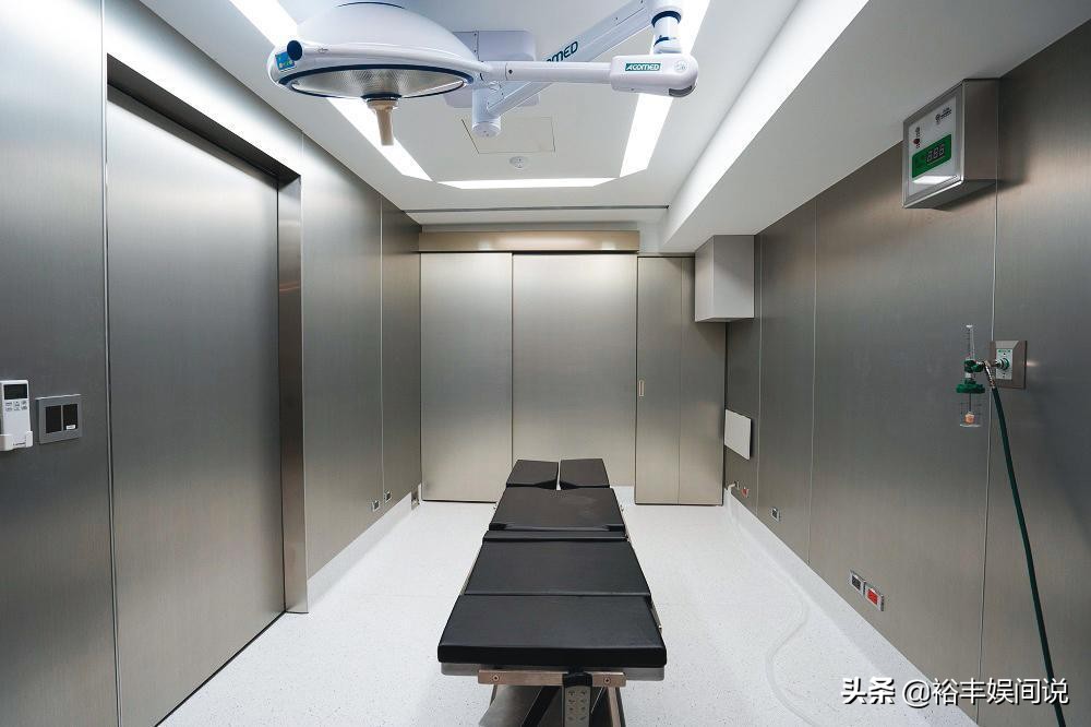 “医界男神”娶阿娇后发大财？台媒曝赖弘国月赚300万，生意超好