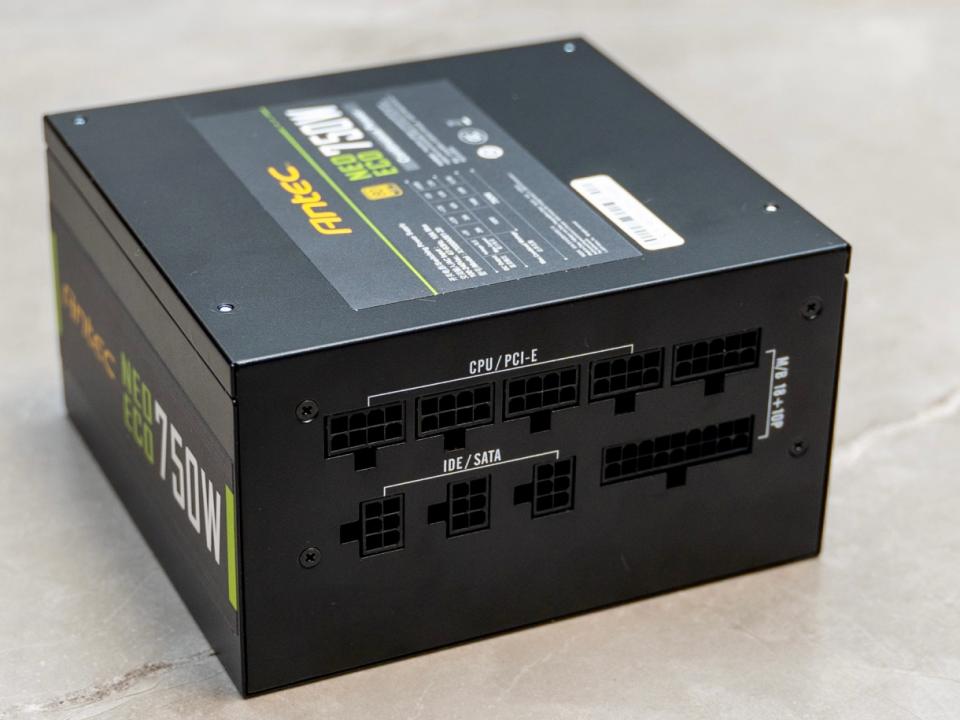 泰坦军团titanarmyp24h3g23.6英寸,一台iphone12的钱可以买什么