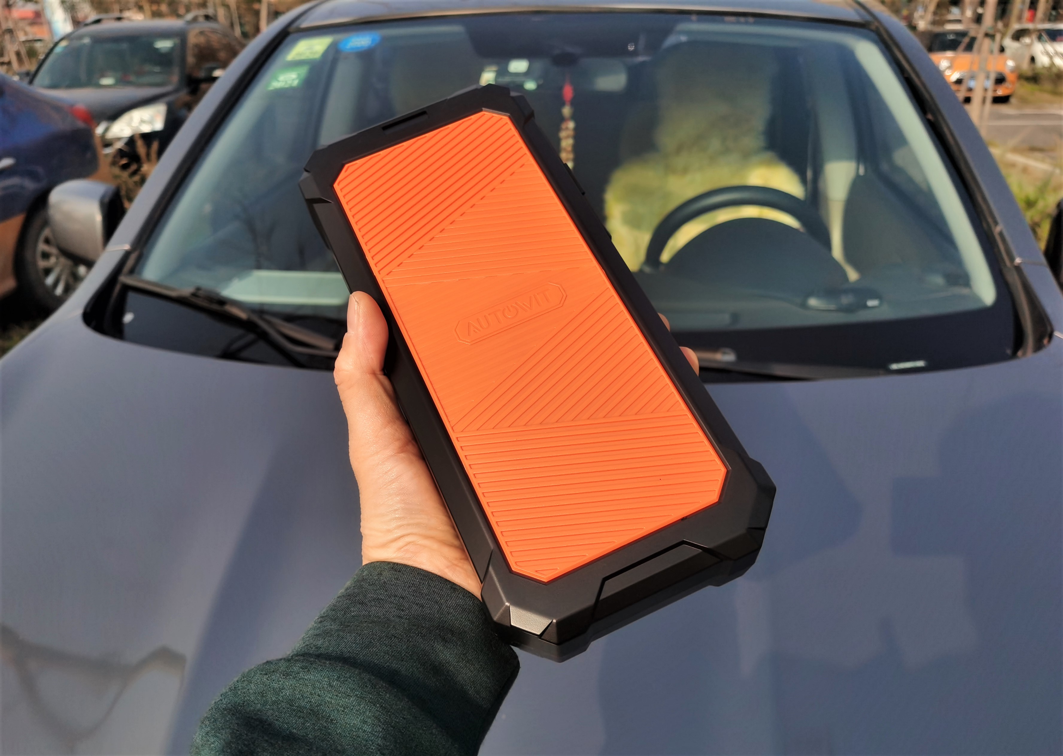 0电量储备“板砖”,也能分分钟启动趴窝汽车——autowit超级电容