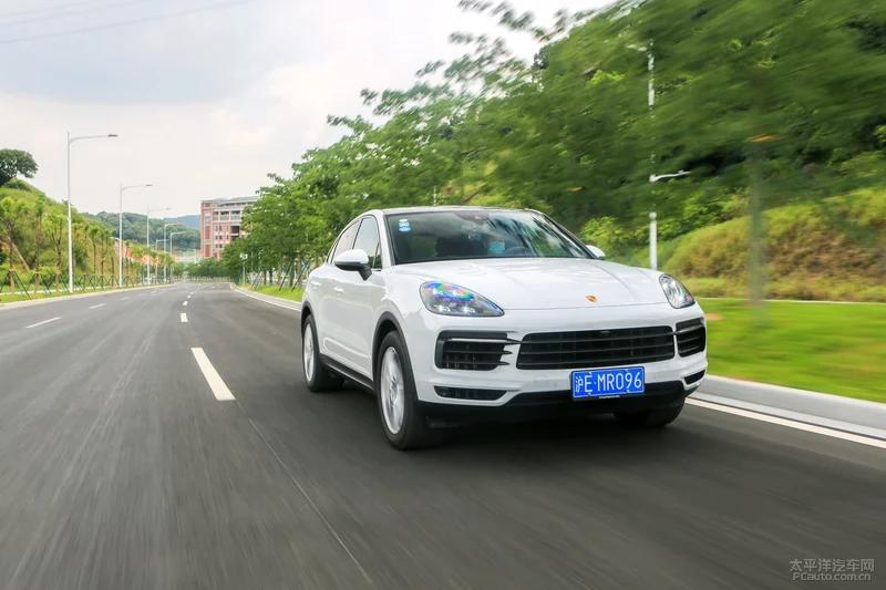 保时捷2024款卡宴coupe石英灰街拍,保时捷卡宴coupe2024款音响效果