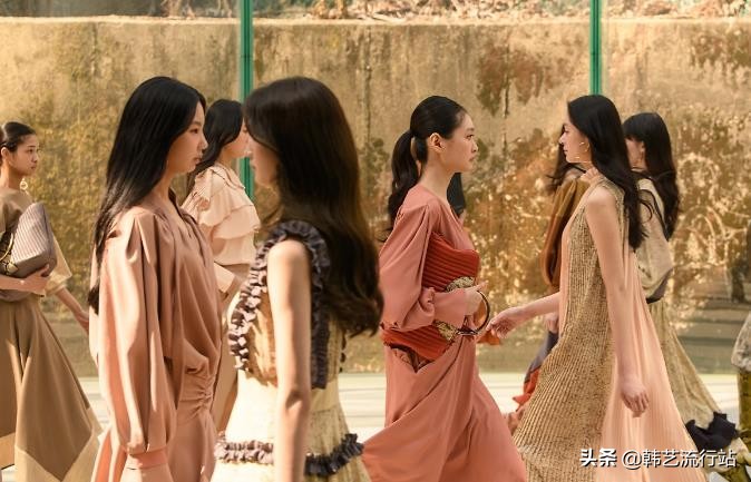 2020春夏巴黎时装周chanel秀场,2022秋冬首尔时装周bonbom