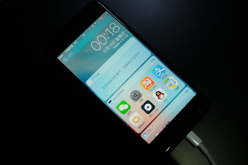 苹果旗舰机和安卓旗舰机屏幕对比,苹果的屏幕真的比安卓旗舰好吗