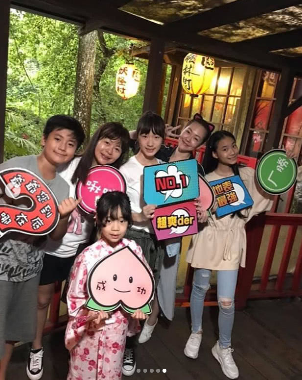 小s和许雅钧怎样走到一起的,小s一家五口照