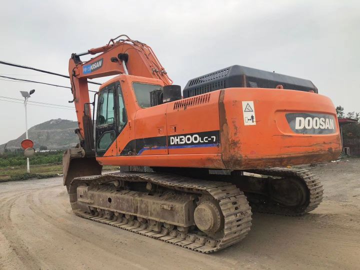 一手车源个人出售3系,二手斗山300