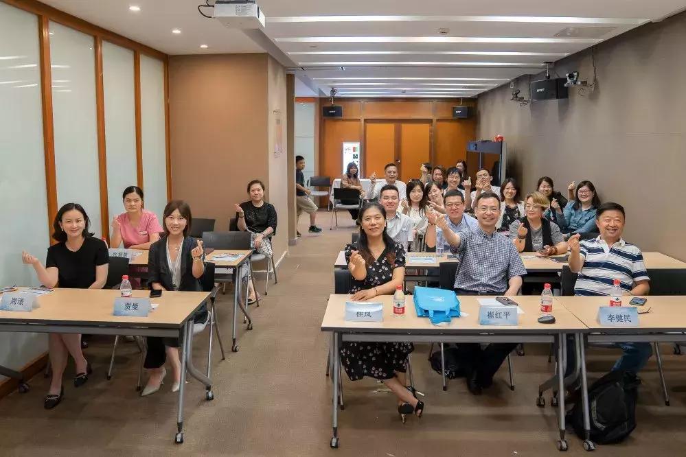 强强联合!上海泓视眼科医生集团与上海沃德医疗中心正式签约合作