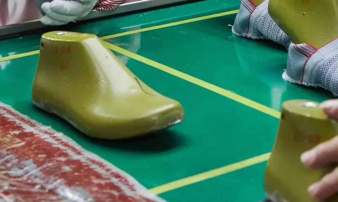 商业丨中国品牌日上，这双鞋的亮相让人惊艳！