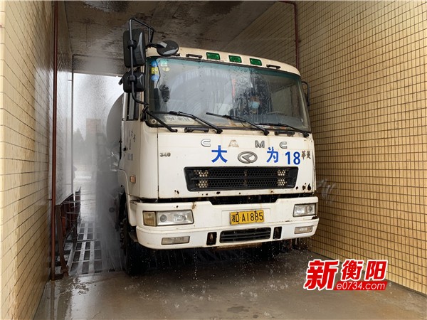 铆足干劲赶进度全力以赴抓项目,铆足干劲忙生产全力满足市场需求