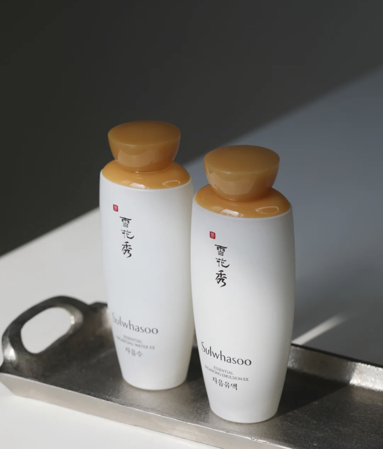 秋冬水乳测评排行榜油痘肌,雪花秀和怡丽丝尔水乳哪个好