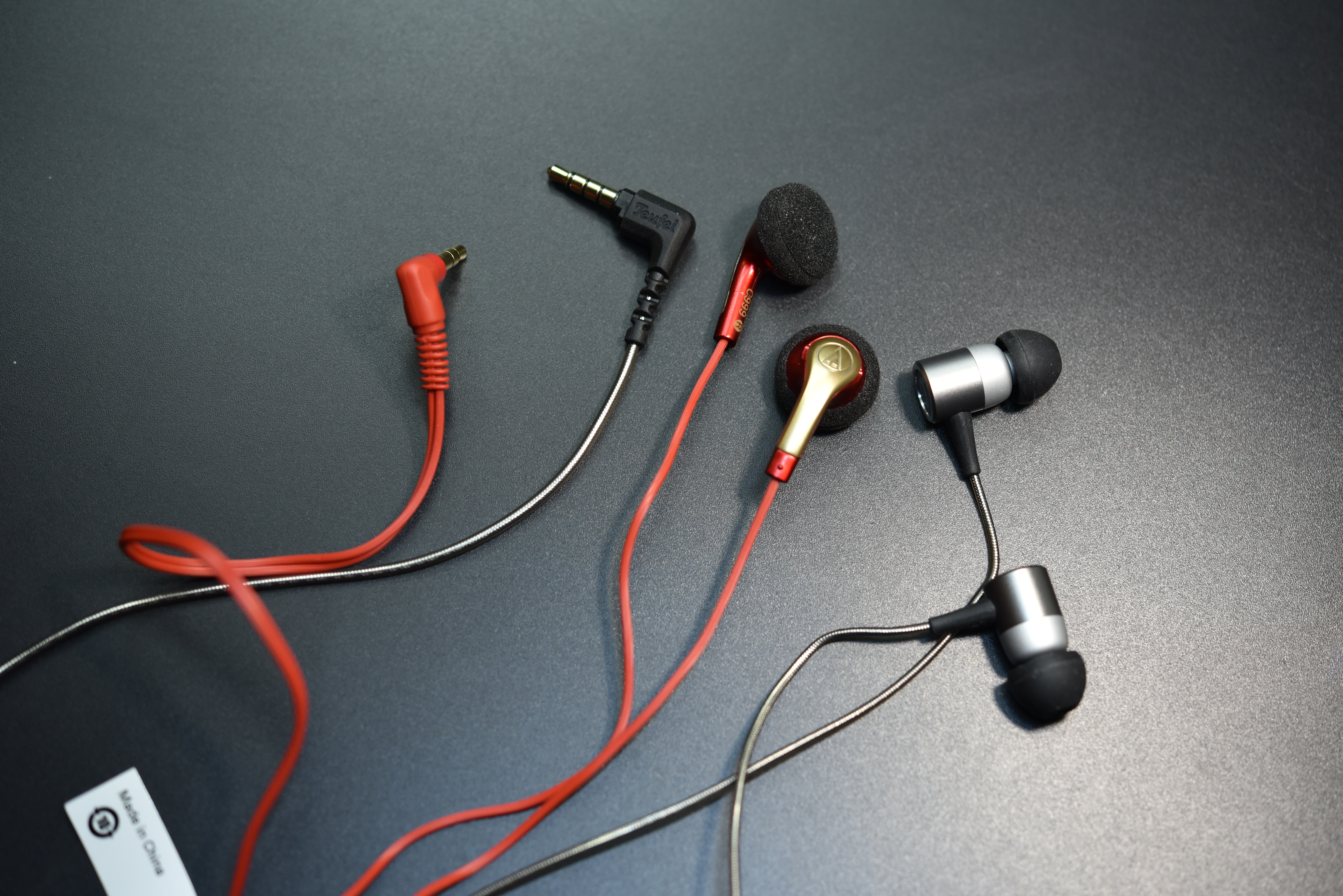 浅入耳耳机和半入耳耳机哪个好,浅入耳式和半入耳式耳机哪个好