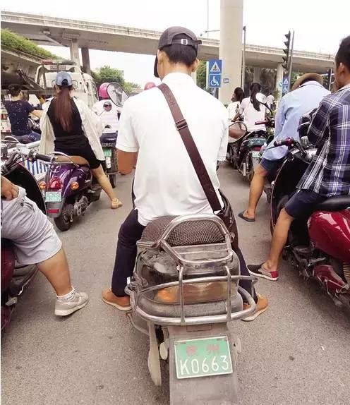 南宁严查电驴行驶,南宁小电驴无牌