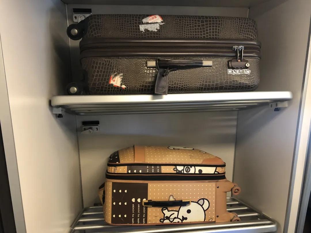 高铁怎么放行李,高铁有放行李的地方吗
