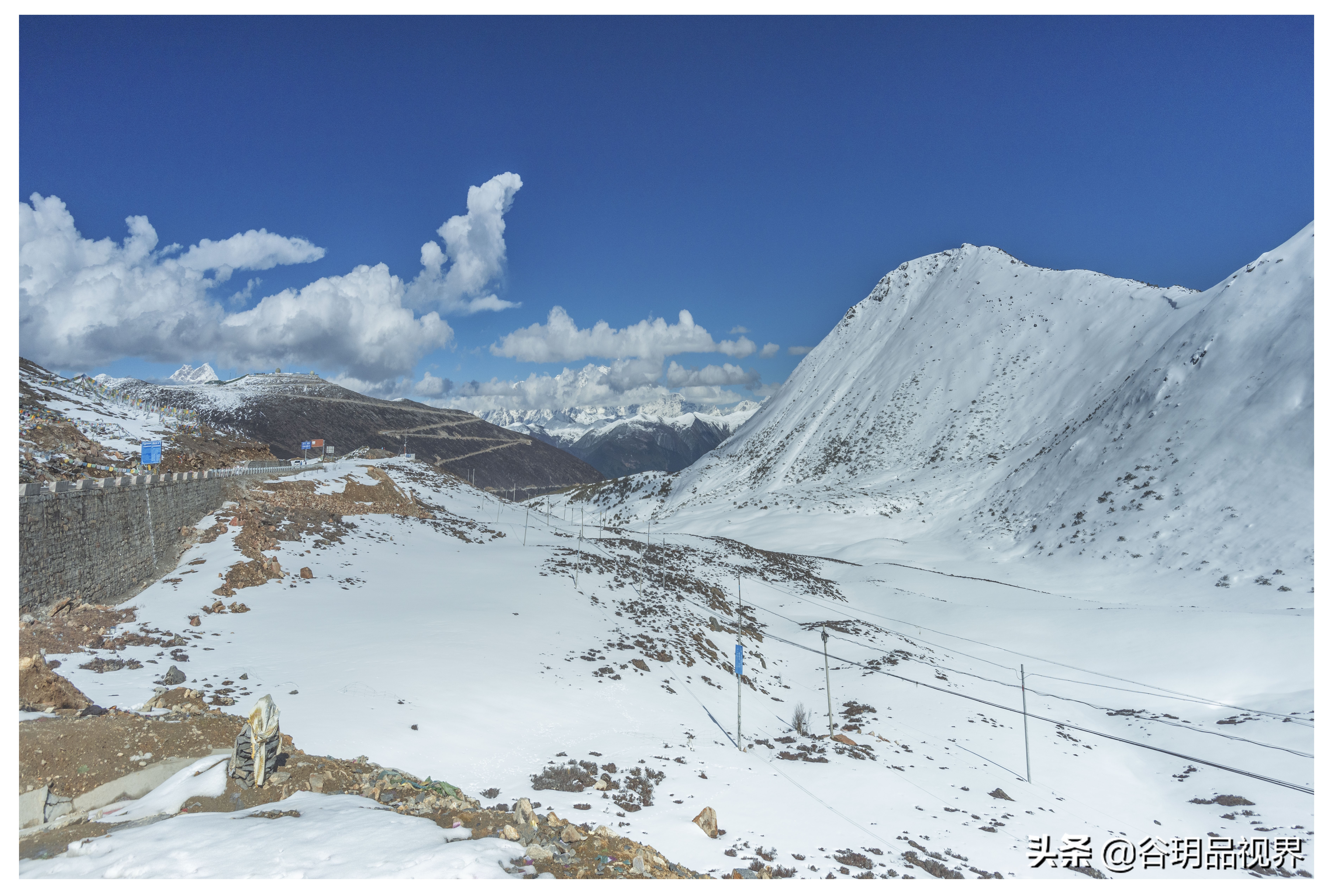 平静走进云海，脚下咔咔作响的白雪声，心无旁骛，顿觉释然
