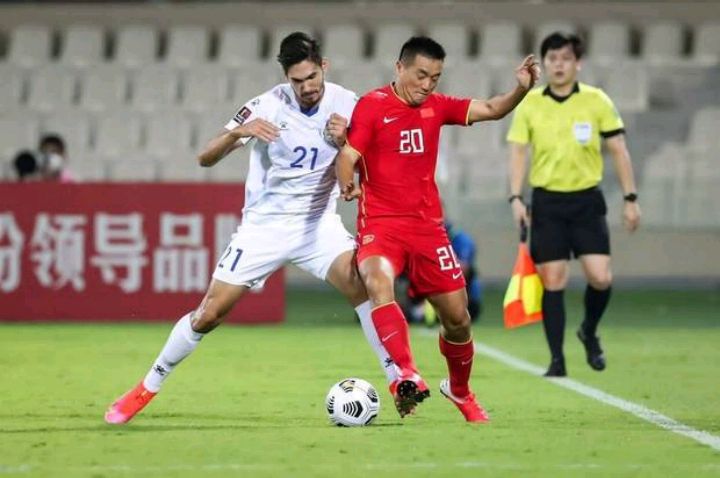 中场冲锋陷阵张稀哲,于大宝吴曦张稀哲破门