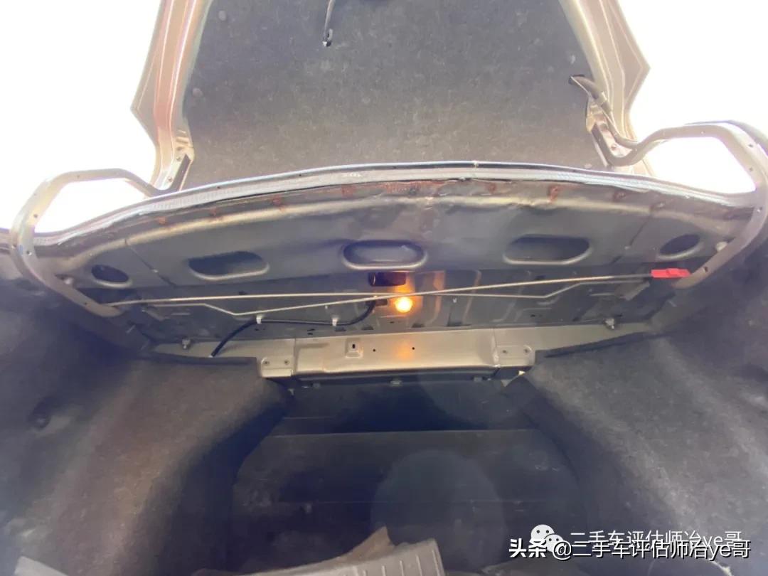 日产阳光老款碰撞测试,2016年日产阳光碰撞测试