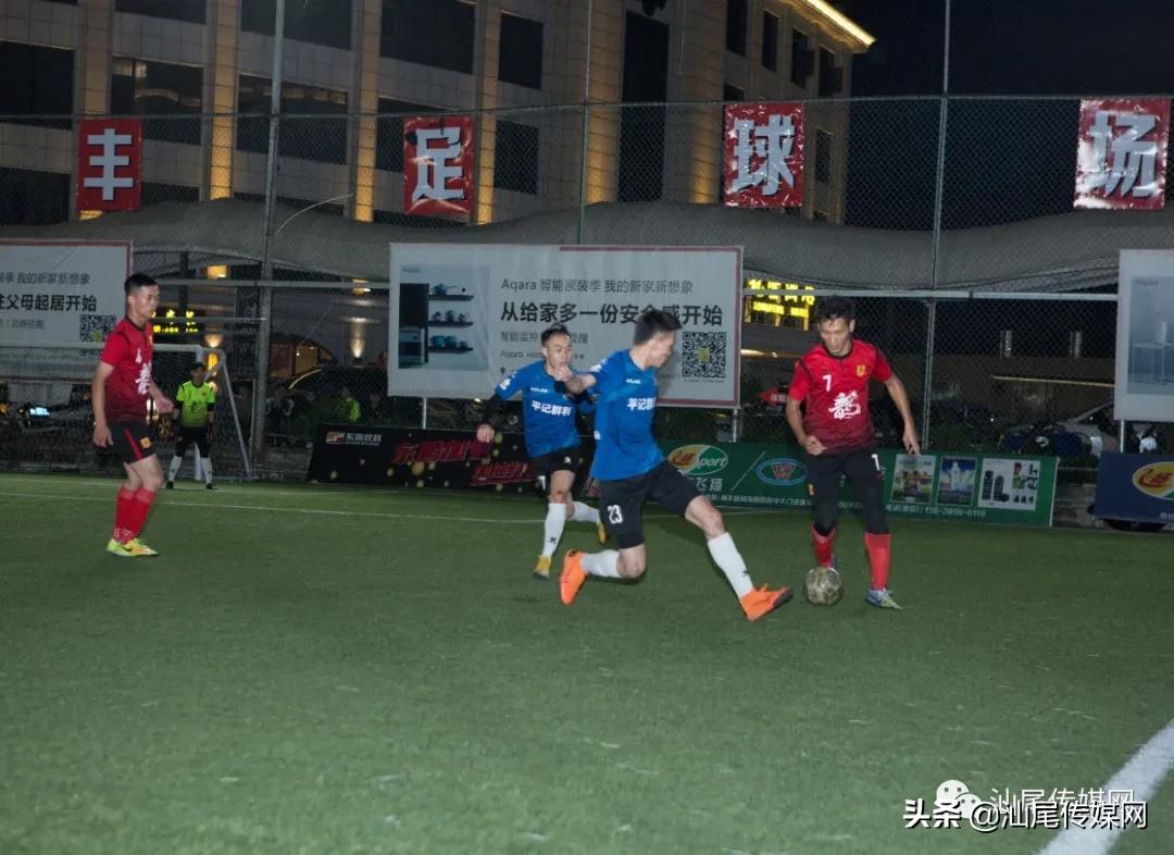 我们是冠军！宏扬.金维智能足球赛万业夺金杯