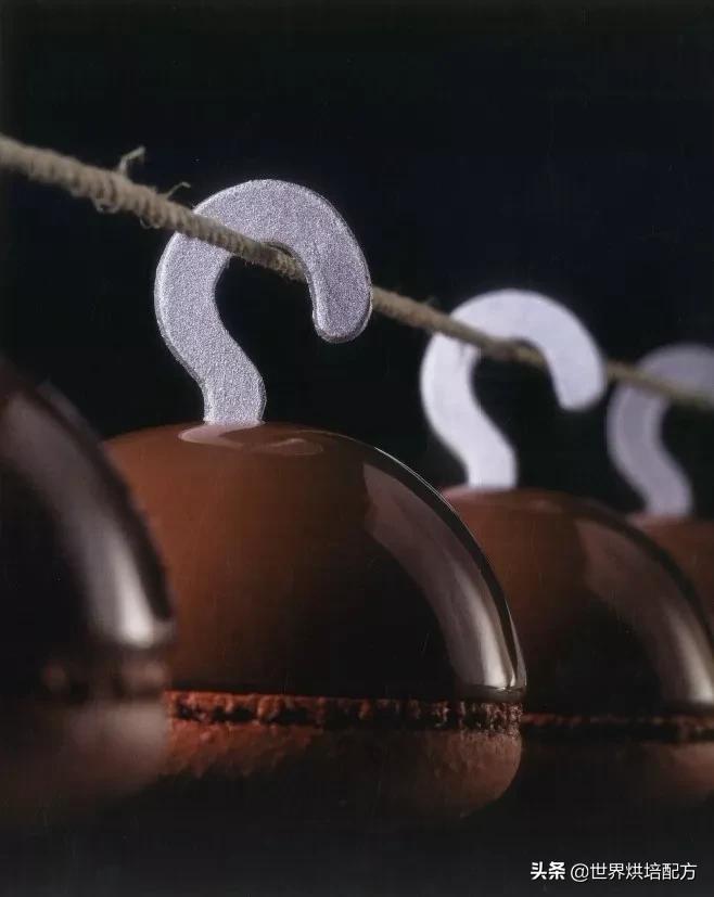 挂在绳子上售卖的“柑橘薰衣草巧克力铃铛”（已打包·可*载下**）