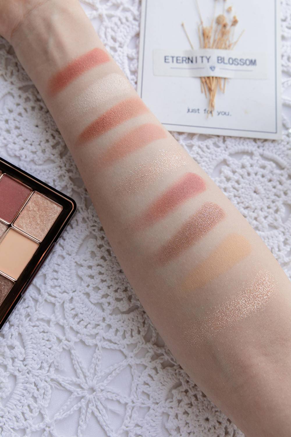 卡姿兰燕麦盘眼影,卡姿兰眼影脏脏摩卡