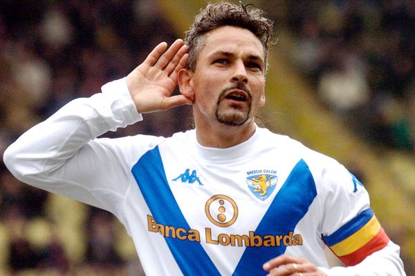 足坛十大经典庆祝动作,欧洲杯2024葡萄牙c罗雨中庆祝