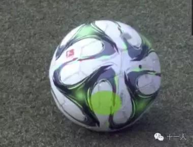 足球技巧射门,夸雷斯马外脚背射门