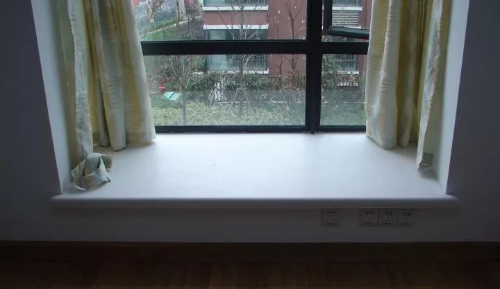 房地产外观抄袭,中国房地产飘窗设计