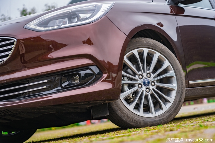 新手家用车选择福特福克斯怎么样,福特入门轿车