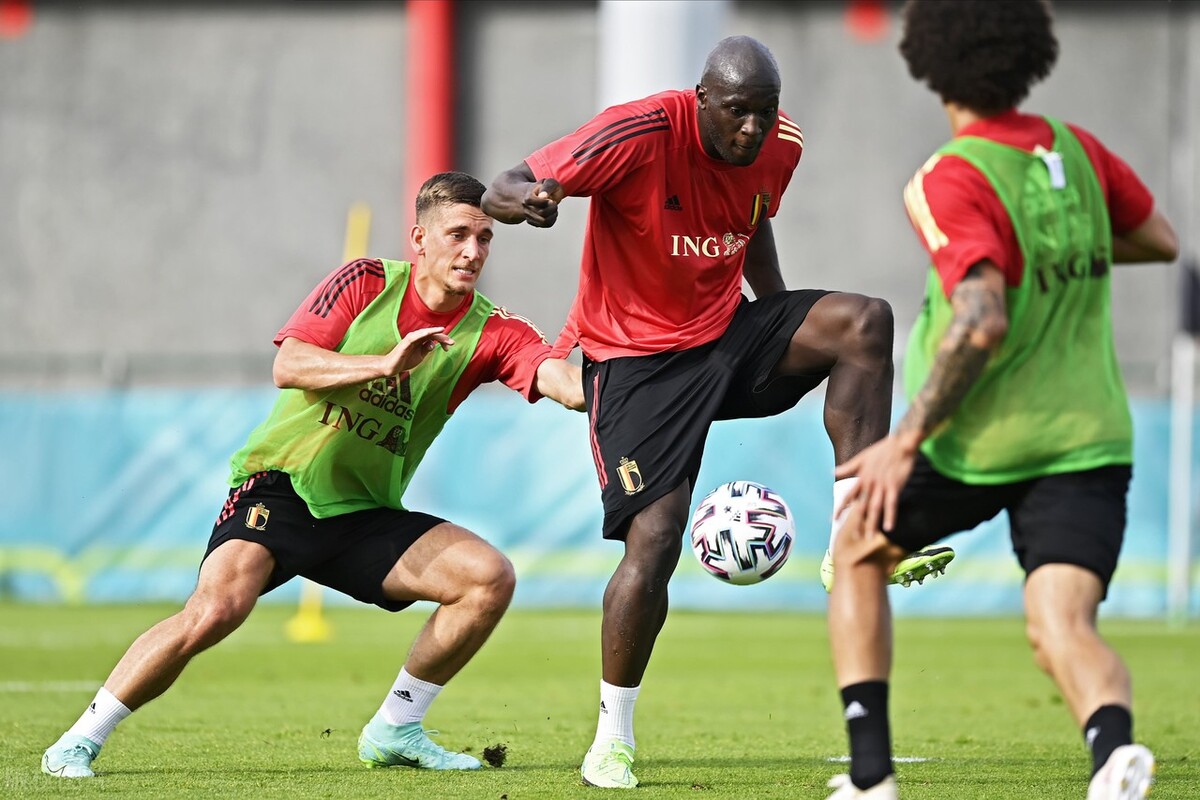 欧洲杯比利时4强阵容公布,欧洲杯丹麦vs比利时4:0