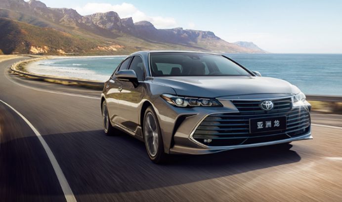 丰田凯美瑞双擎和亚洲龙油耗比较,丰田凯美瑞和亚洲龙有什么区别