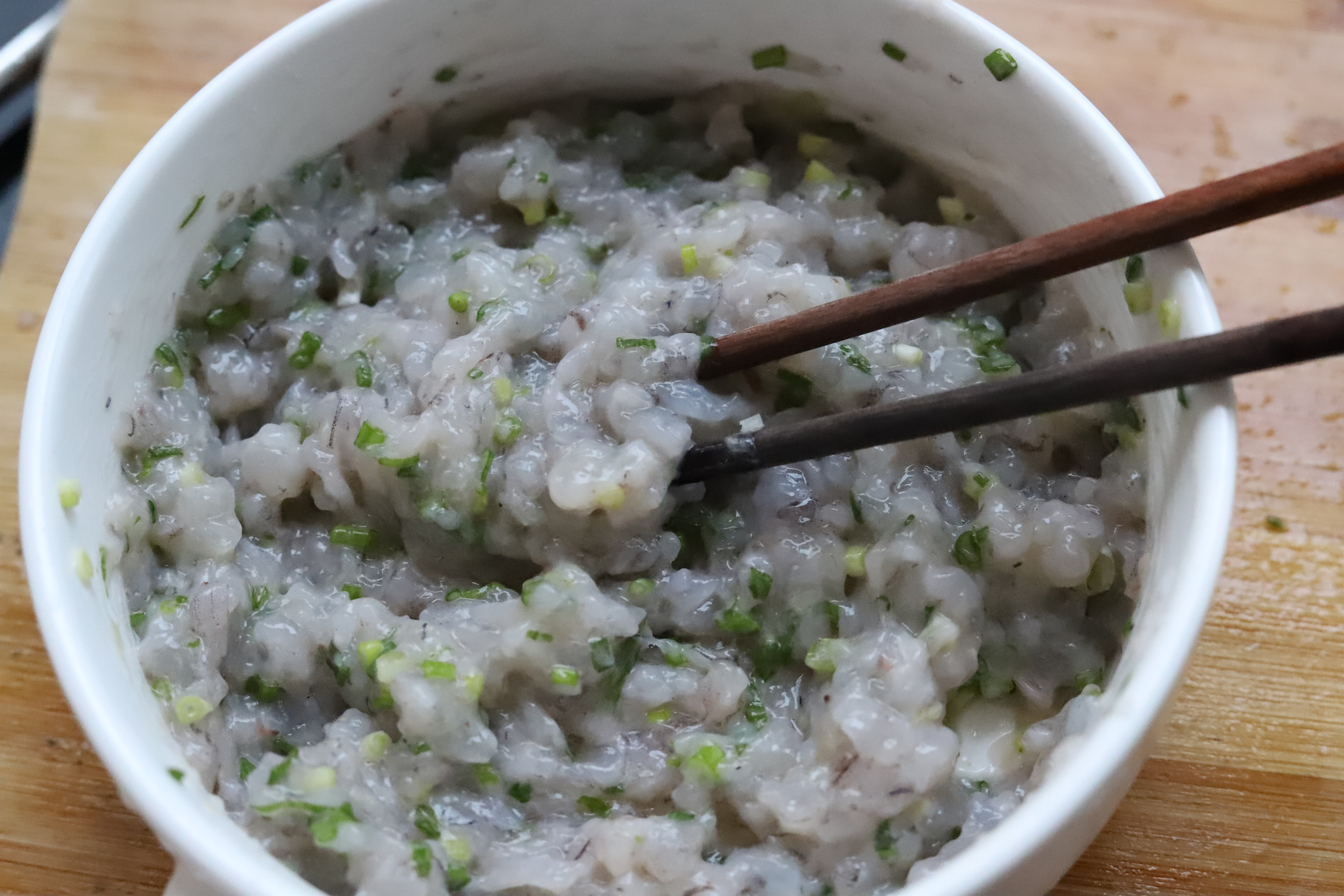 素馅虾仁馄饨正宗做法,1岁宝宝虾仁鸡蛋小馄饨馅的做法