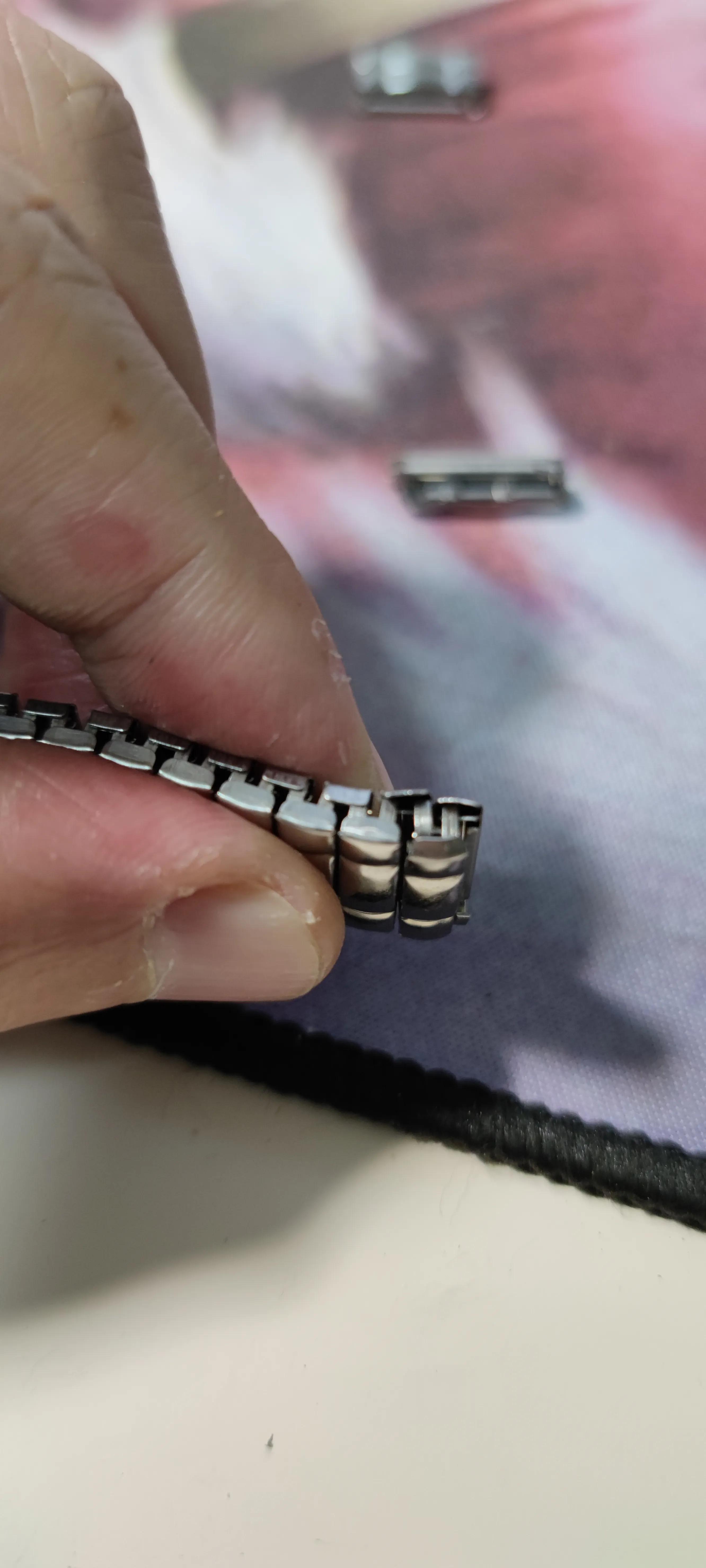 老款弹力表带怎么截取表带,弹簧表带拆卸视频教程