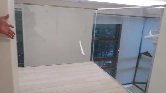 韩国女生独居公寓,韩国美女晒衣服