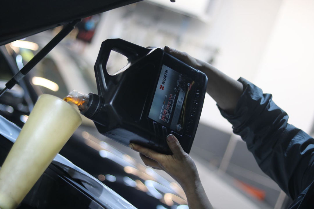 经典老车丰田lc90翻新复活,老款普拉多120翻新